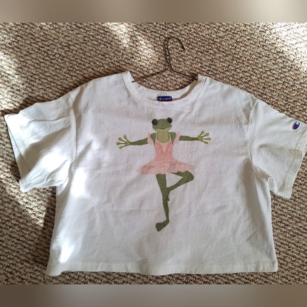 Champion 100% cotton Ballerina Frogrry Crop top size XL